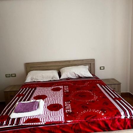 Appartamento Incantevole Con Posto Auto Privato Vlorë 外观 照片