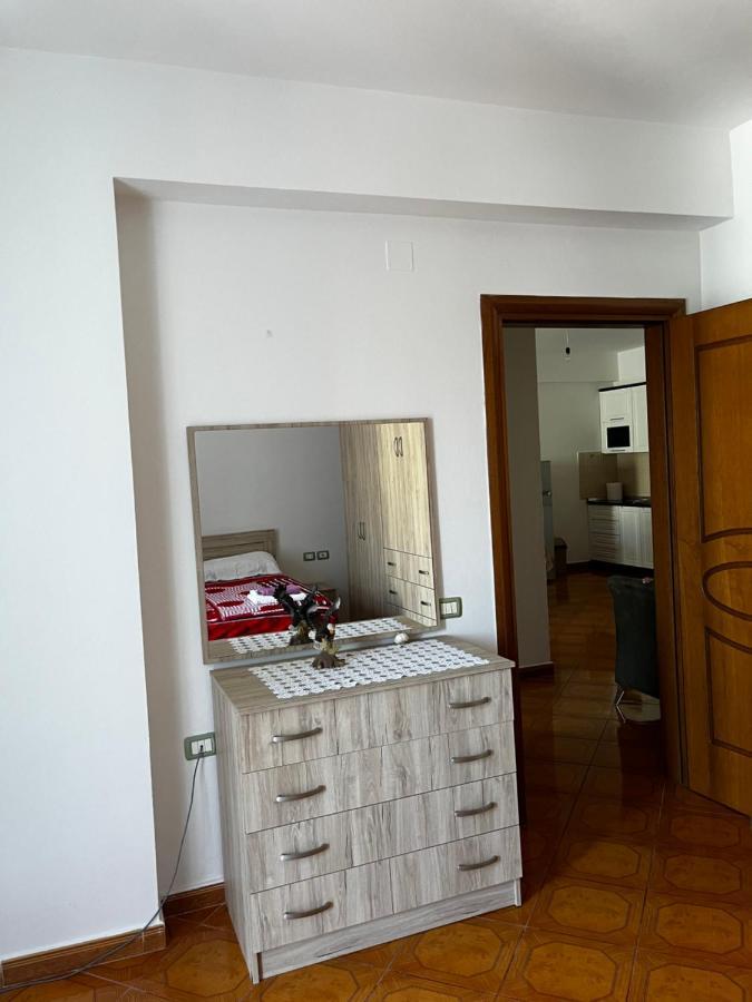 Appartamento Incantevole Con Posto Auto Privato Vlorë 外观 照片
