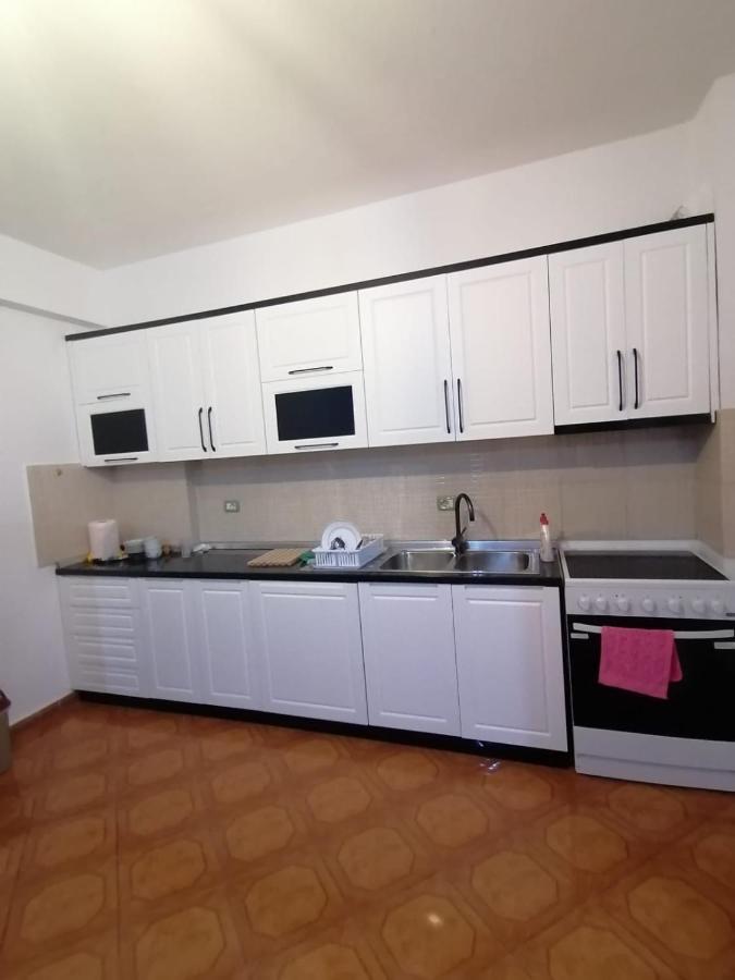 Appartamento Incantevole Con Posto Auto Privato Vlorë 外观 照片